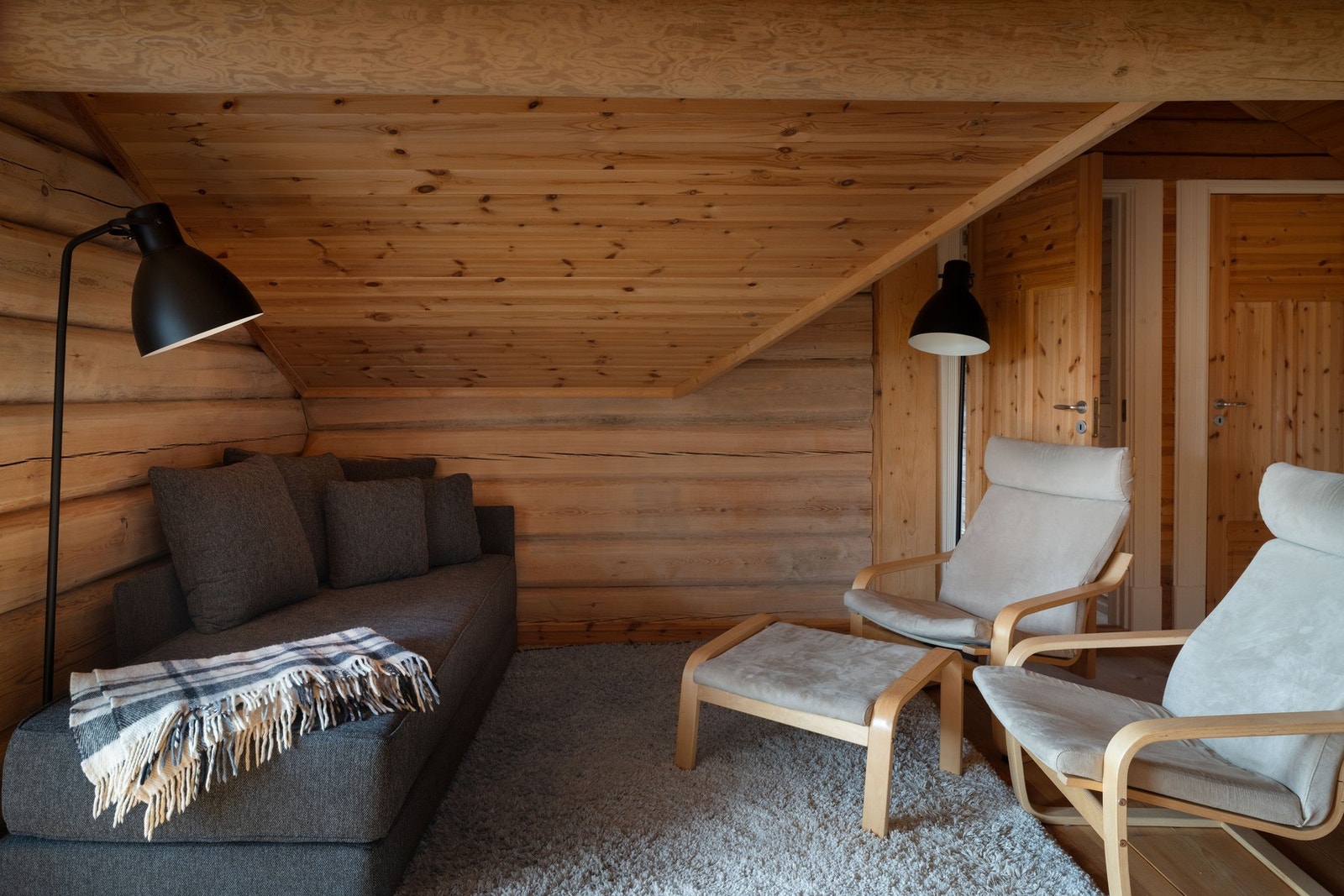 Trekk deg tilbake med en god bok og nyt stillheten Galleribilde