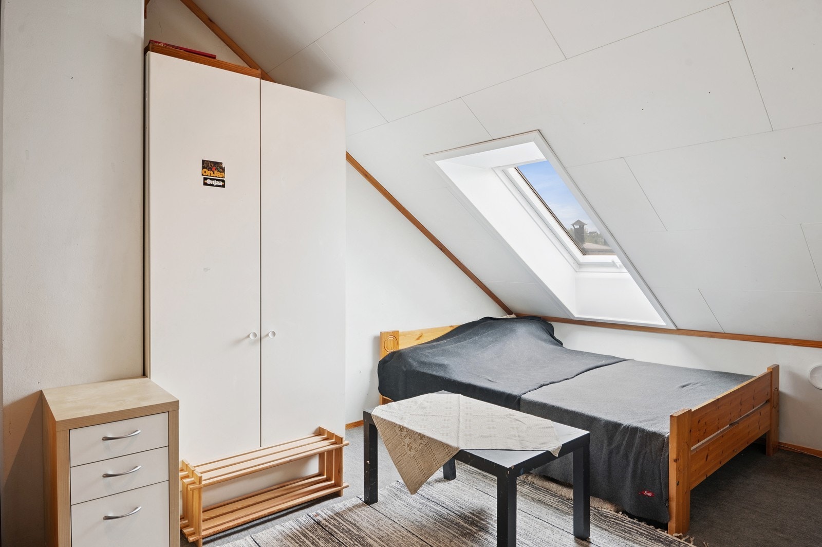 Soverom 2 med garderobe Galleribilde