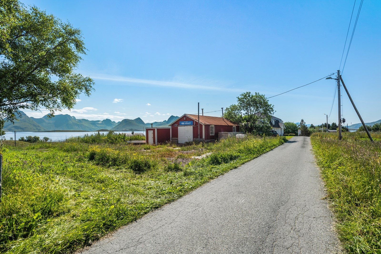 Fra eiendommen ser man også over til Lurøya, Aldra og over til Konsvikosen Galleribilde