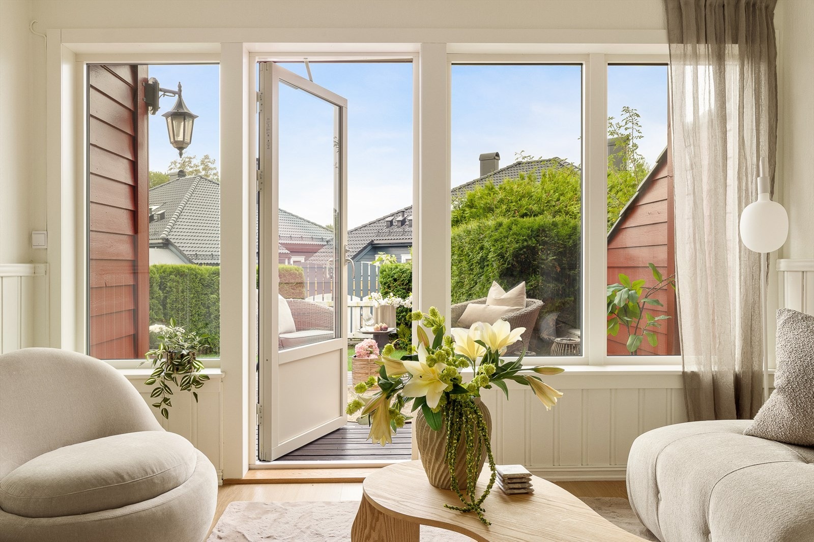 Fra stuen har du utgang til terrassen på 25 m². Galleribilde