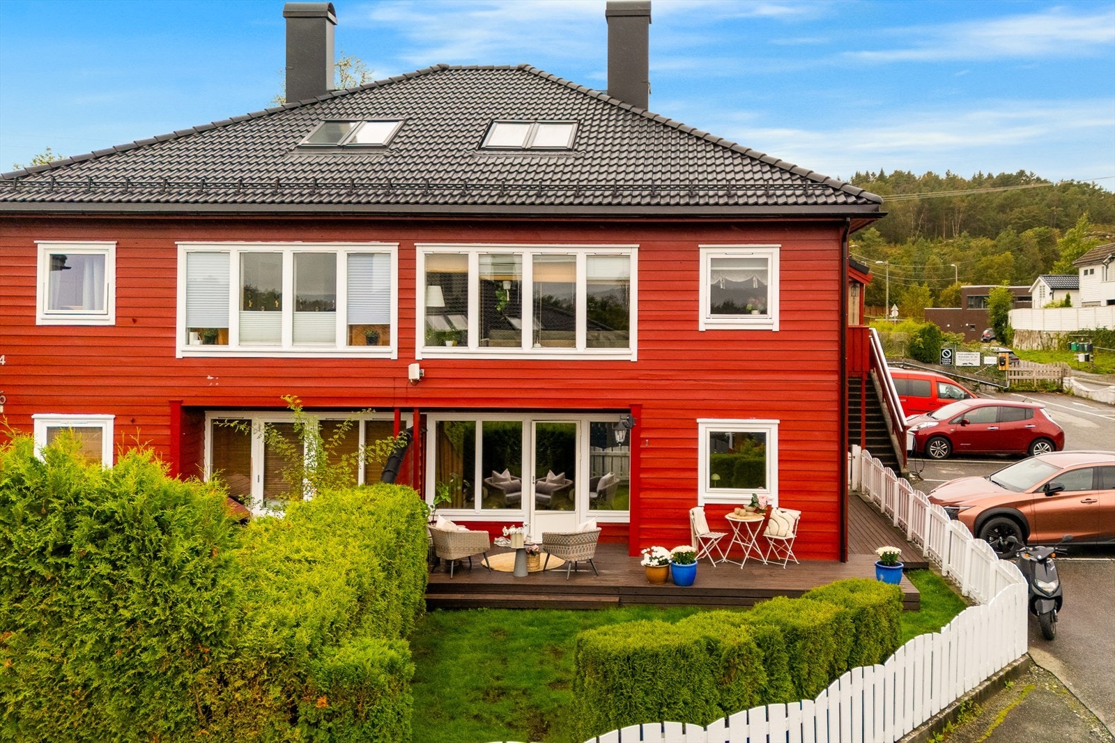 Her bor du sentralt til med kort vei til butikker, kollektivtransport og skoler - alt du trenger i hverdagen ligger rett i nærheten. Galleribilde