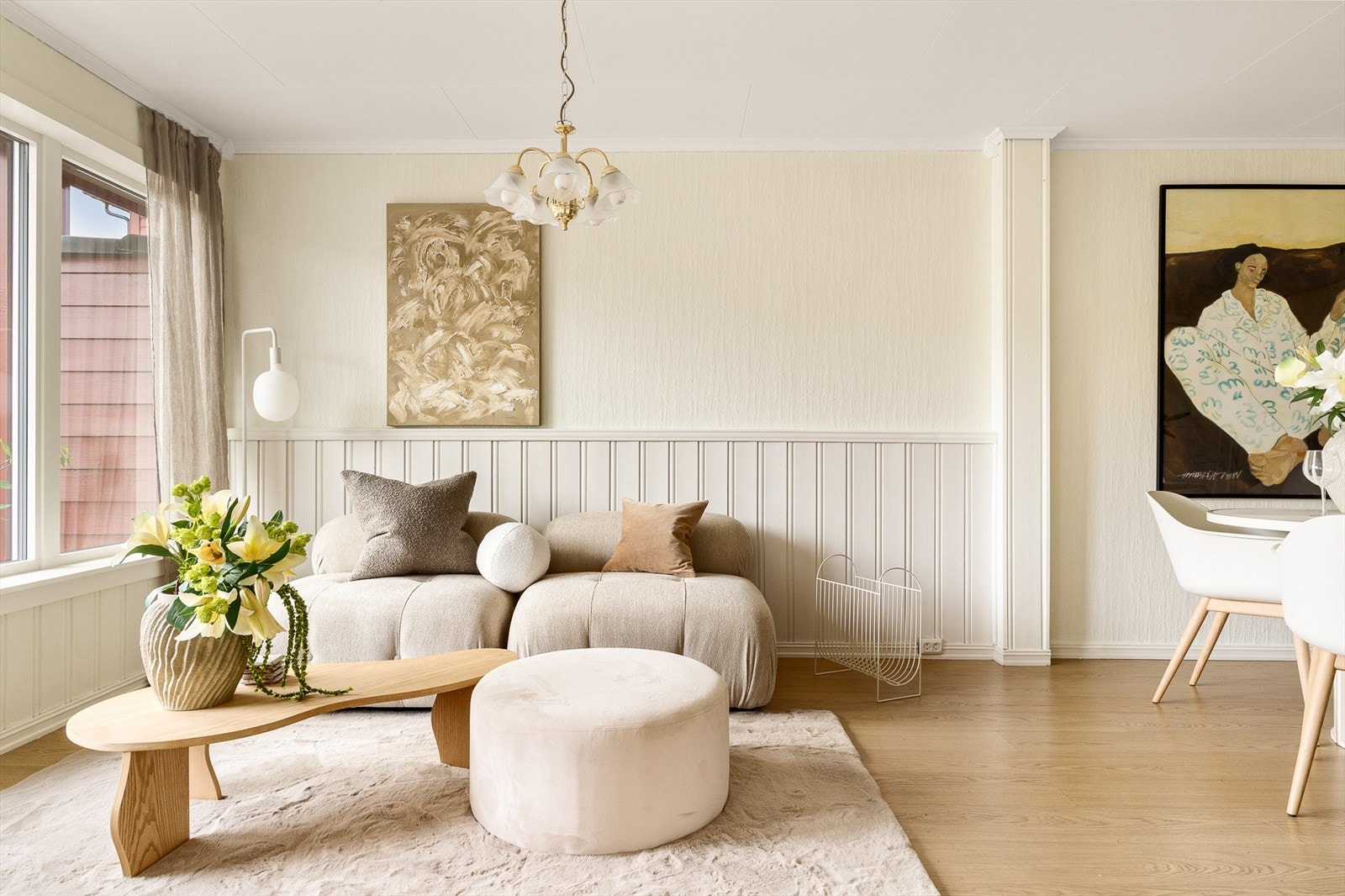 Stuen gir gode møbleringsmuligheter og kan enkelt tilpasses dine behov og ønsker. Galleribilde