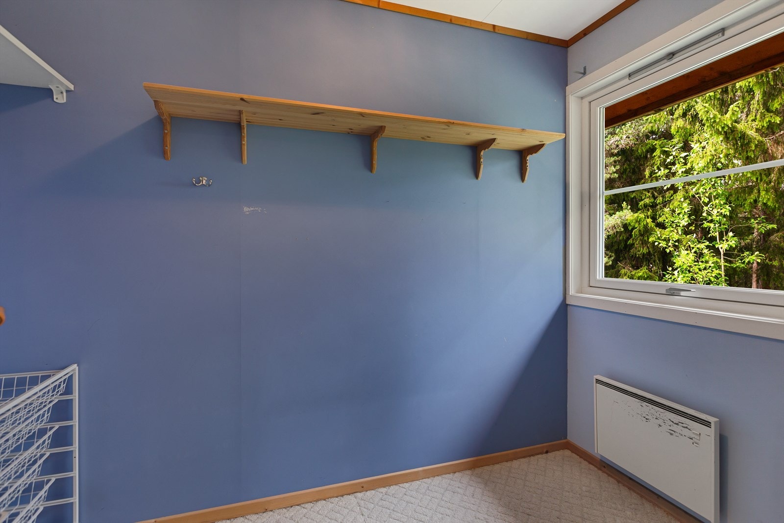 Walk-in-closet med potensiale. Galleribilde