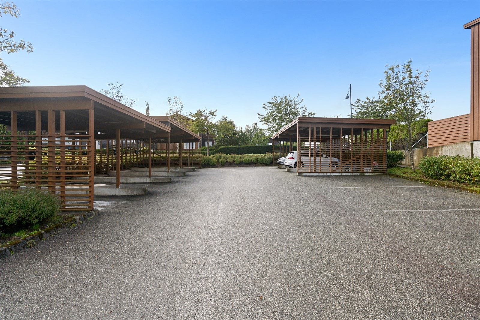 Carport i anlegg Galleribilde