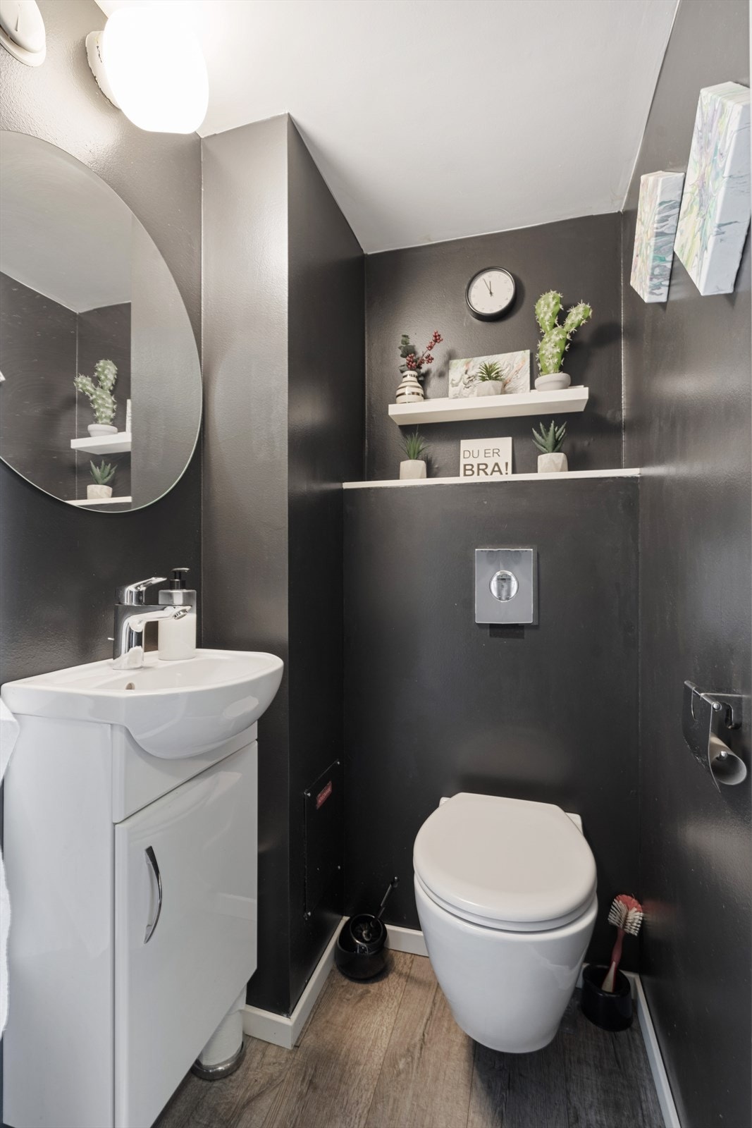 WC. Galleribilde