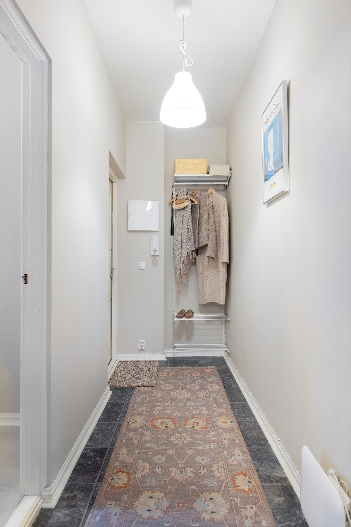 Entreen knytter boligen sammen og skaper fin flyt Galleribilde