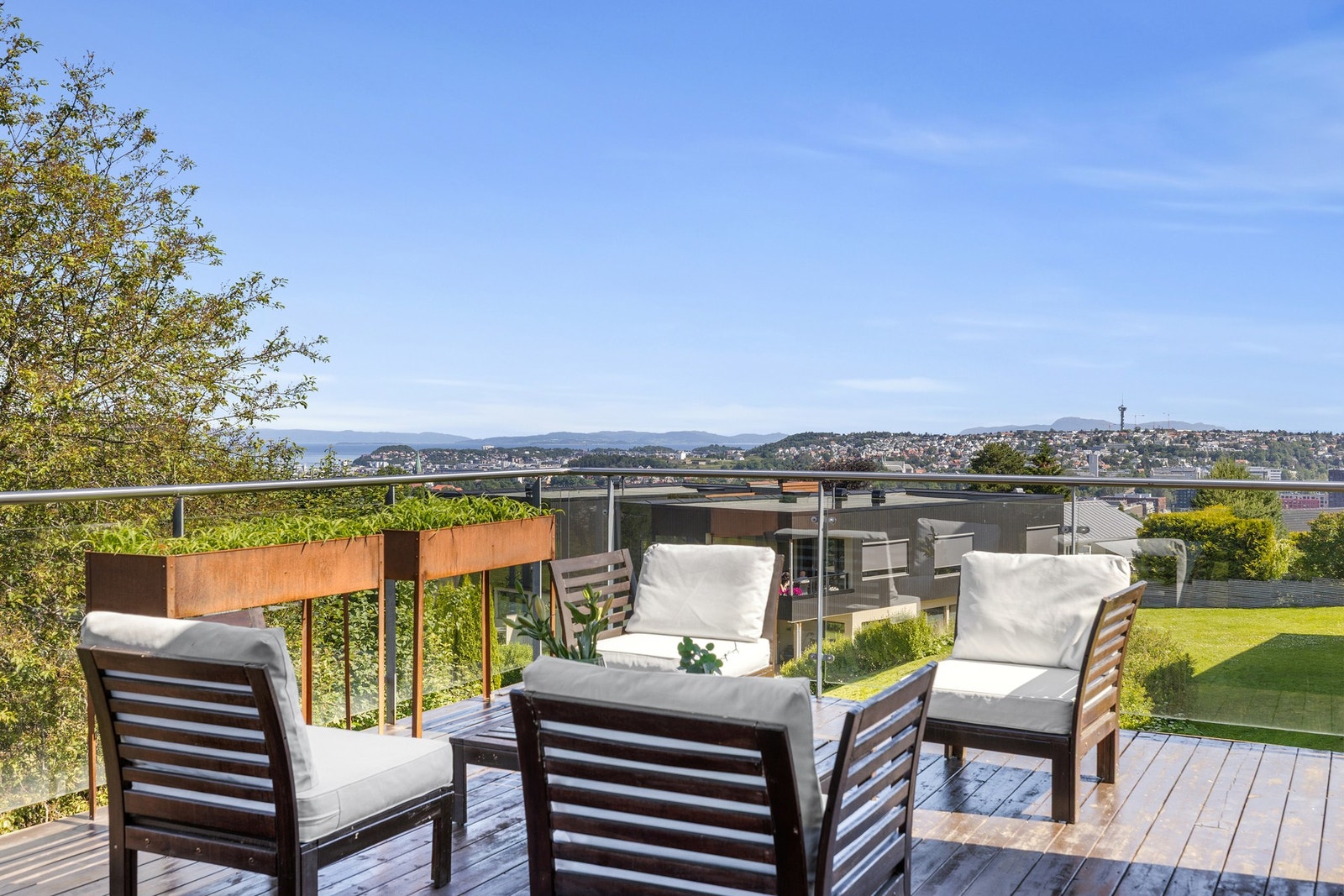 Her har du solen fra tidlig morgen til sen kveld. Galleribilde