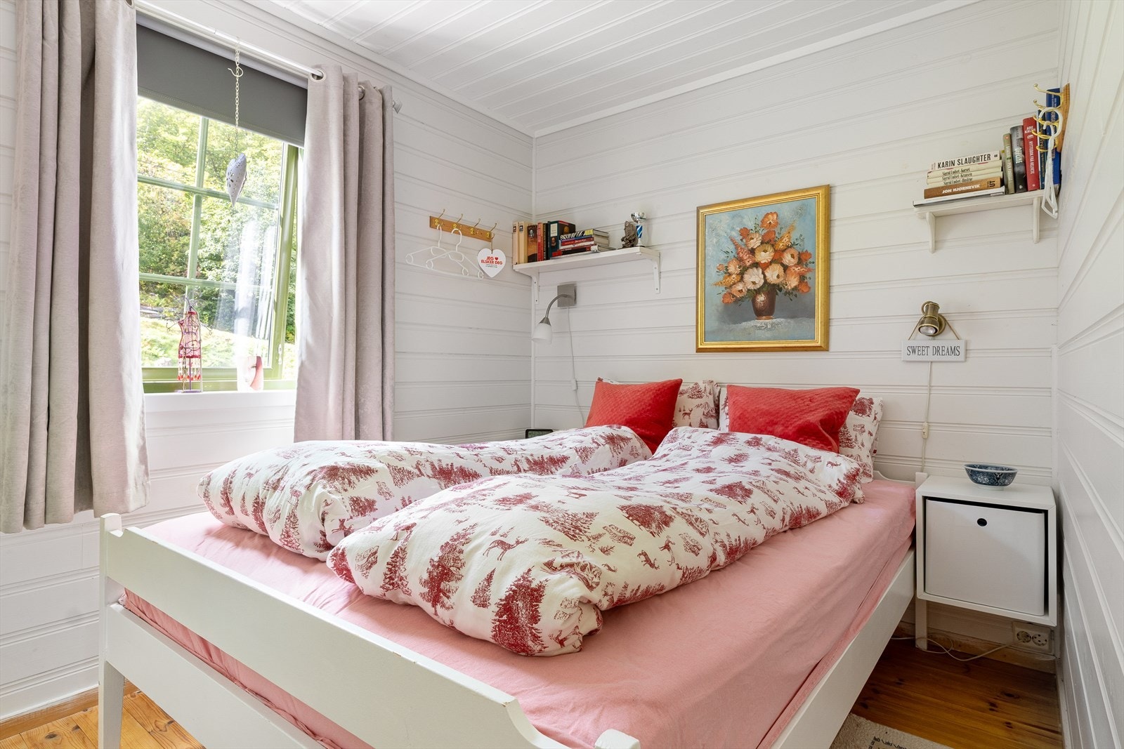 Det er tre soverom i hytten. Galleribilde