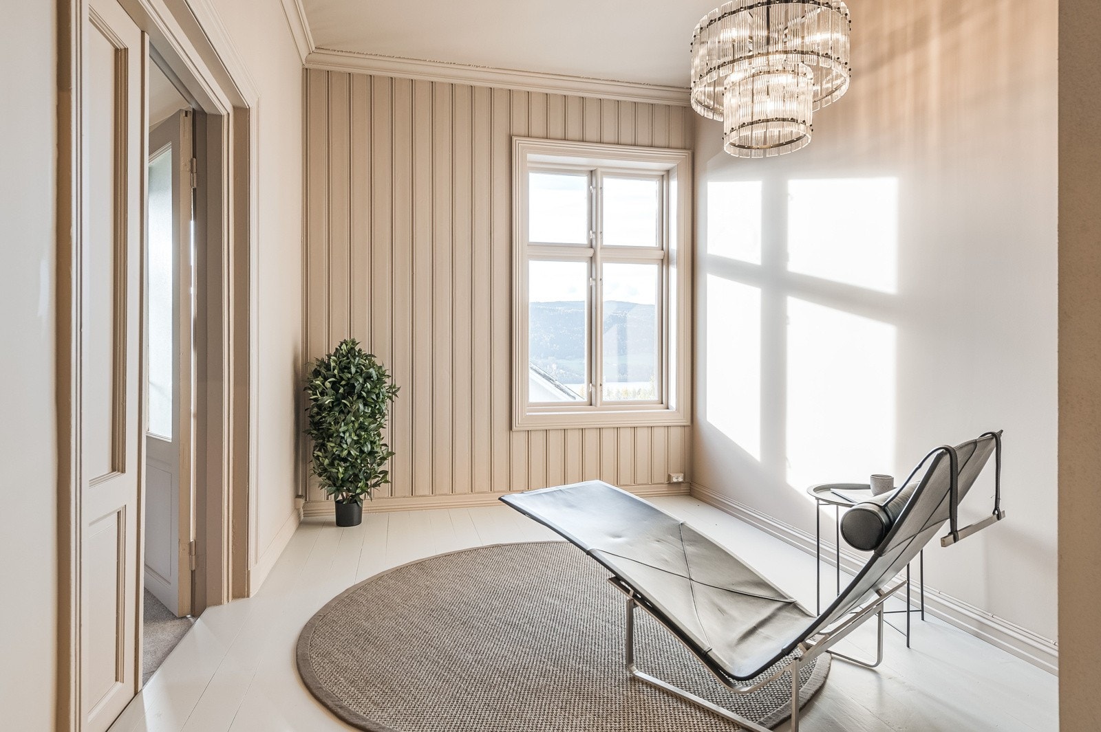 Disponibelt rom/TV stue Galleribilde