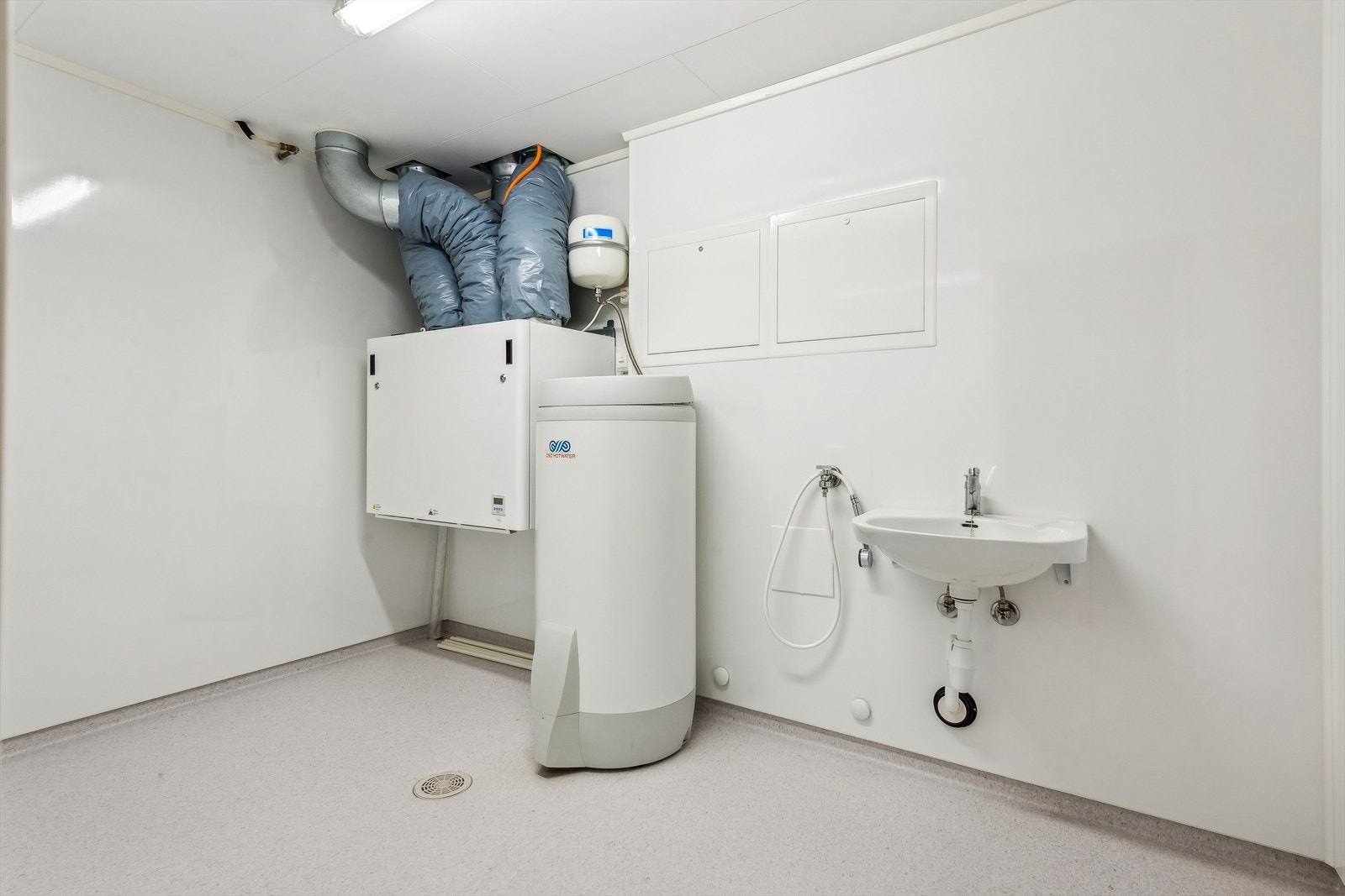 Bod. Boligen tempereres med klimaanlegg. Galleribilde