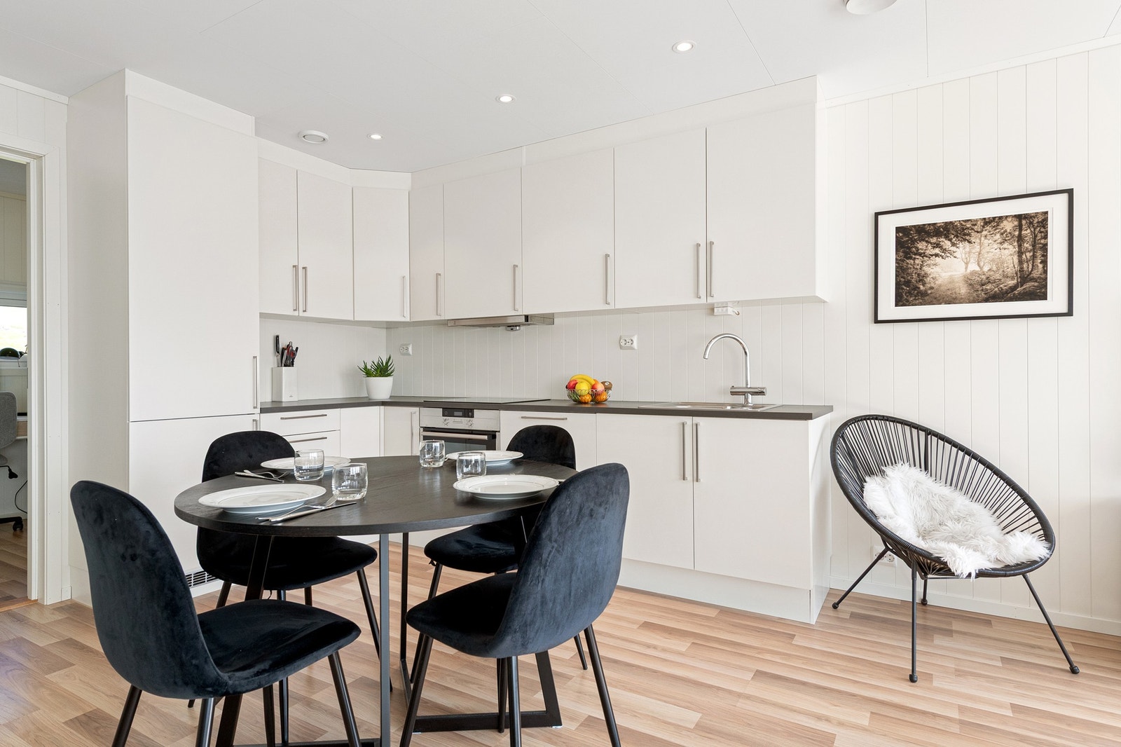 Kjøkken med spisestue Galleribilde