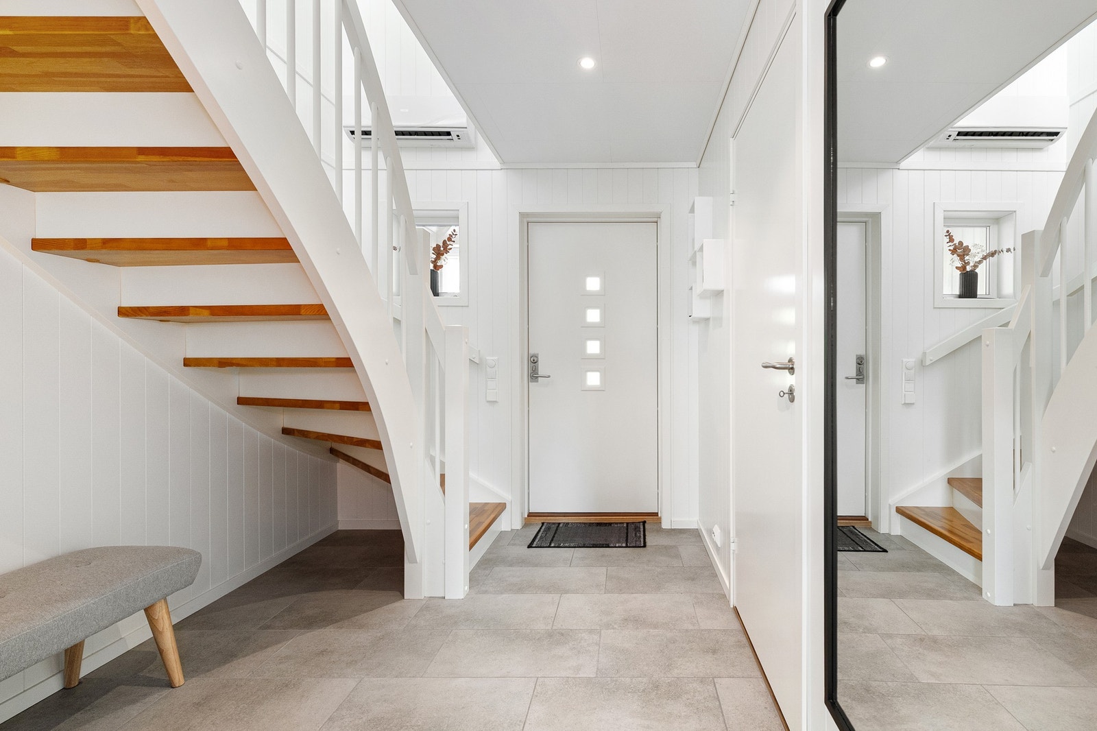 Gang / Entré Galleribilde