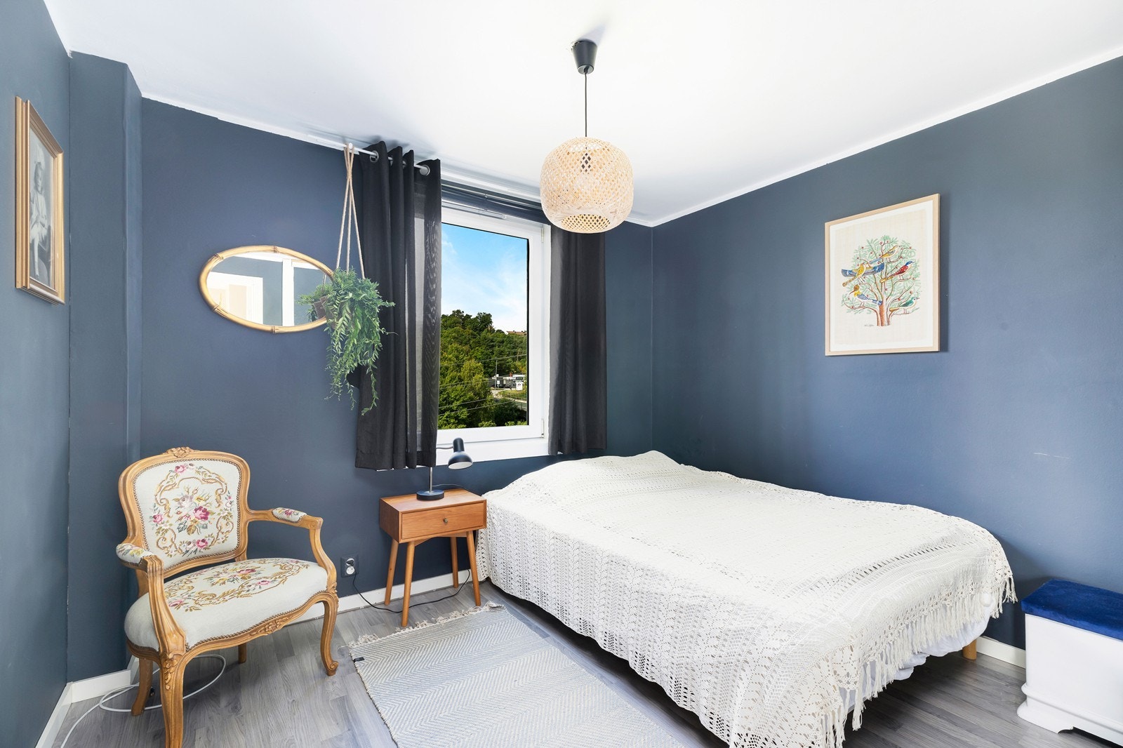 Hovedsoverom har plass til dobbeltseng og garderobeskap. Galleribilde