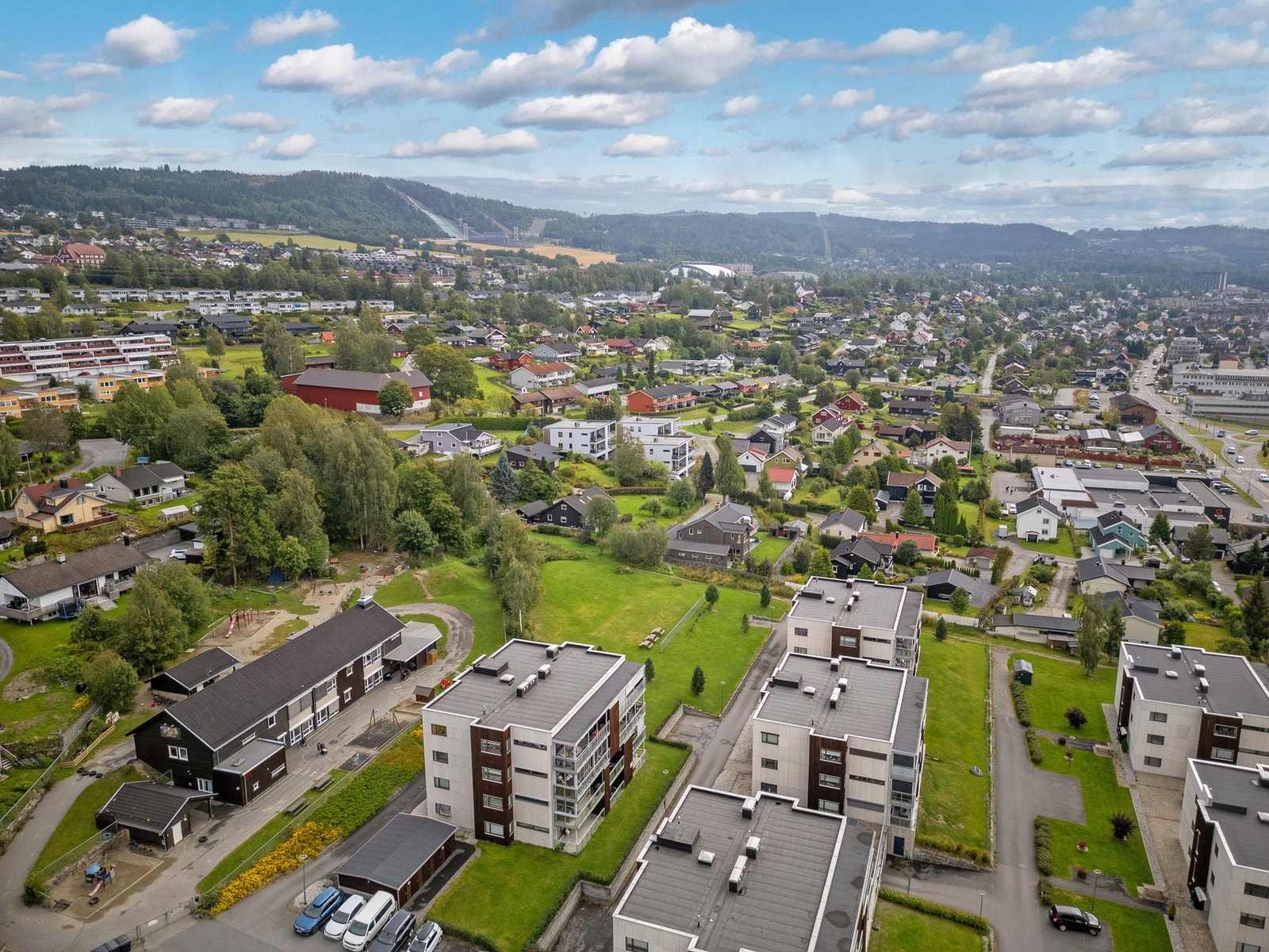 Sentral beliggenhet, litt nord for sentrum Galleribilde