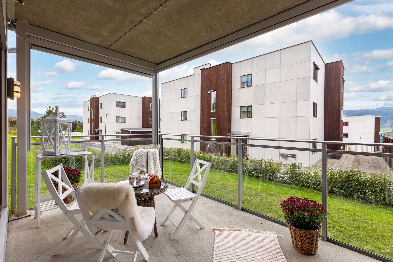 Screens rundt terrassen med motorstyring Galleribilde