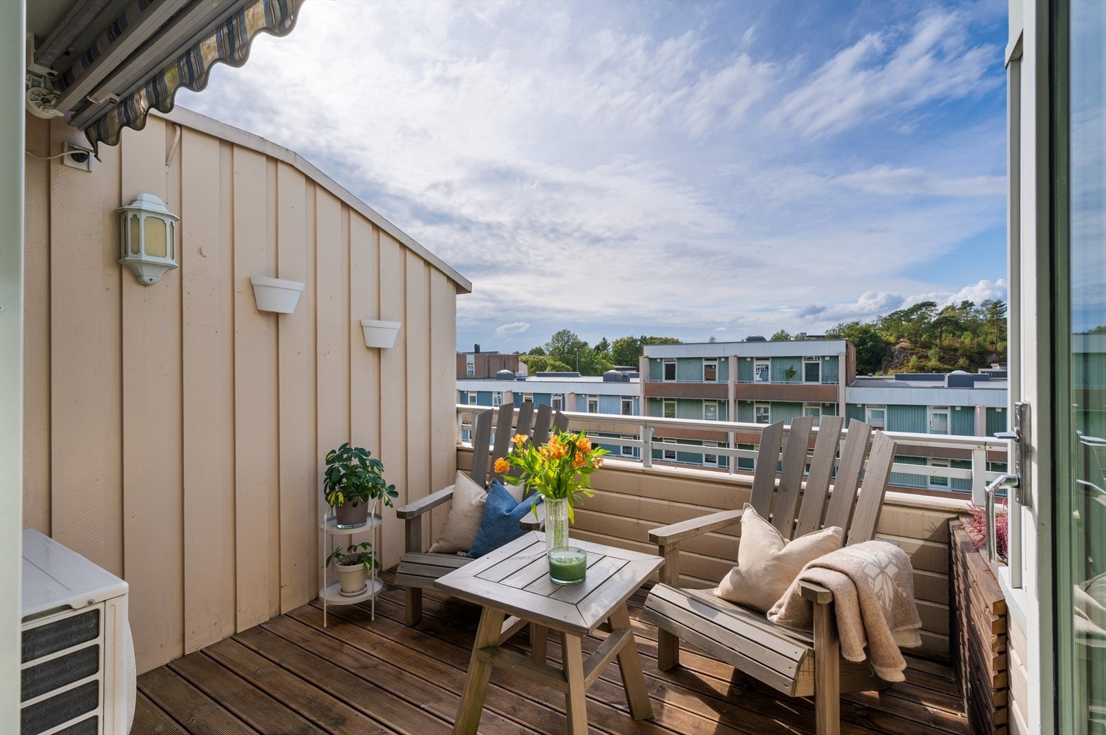 - En innbydende 4-roms toppleilighet beliggende i et svært attraktivt borettslag like ved Oasen, buss og bybane - Galleribilde