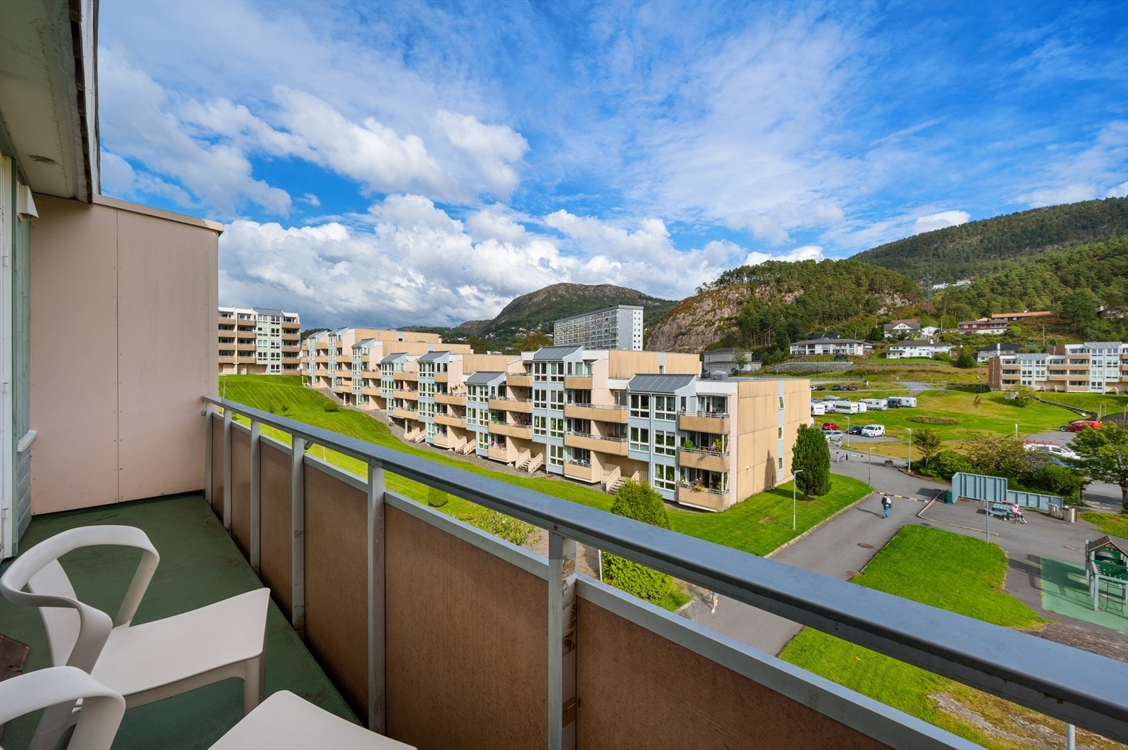 - Nyt morgenstunden med utsikt mot Løvstakken - Galleribilde