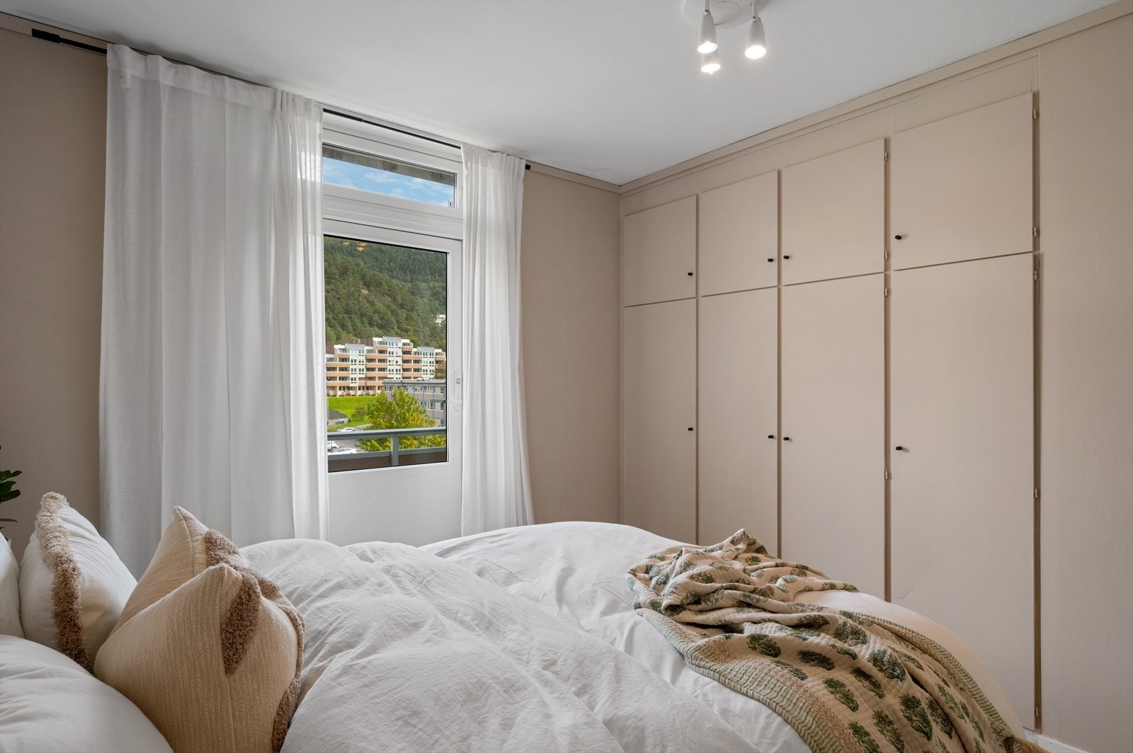 - Med integrert skapløsning - Galleribilde