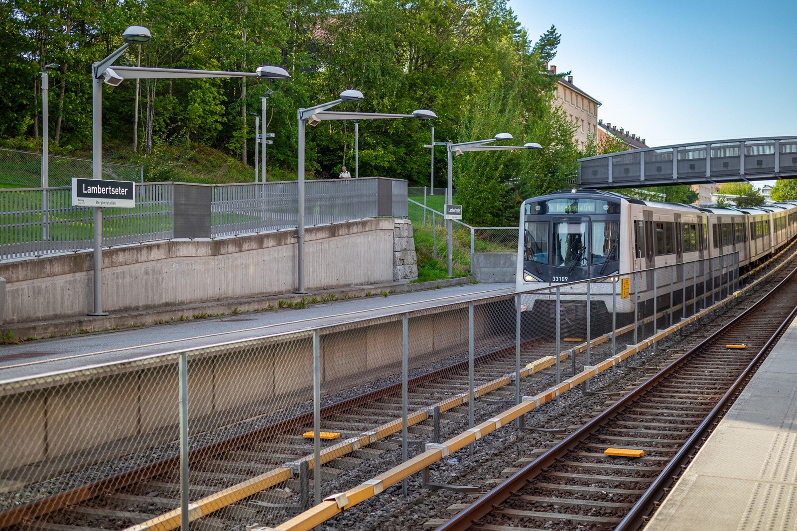 Kort vei til både Karlsrud og Lambertseter T-bane. Galleribilde