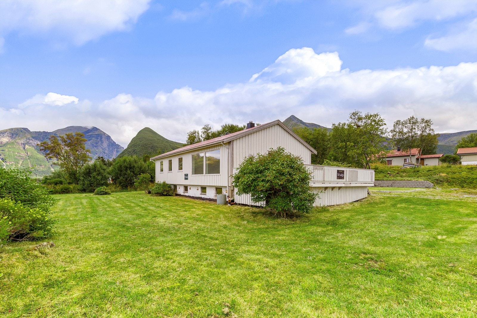 Velkommen til Mevikveien 49 - Flott eiendom i storslåtte naturomgivelser. Galleribilde