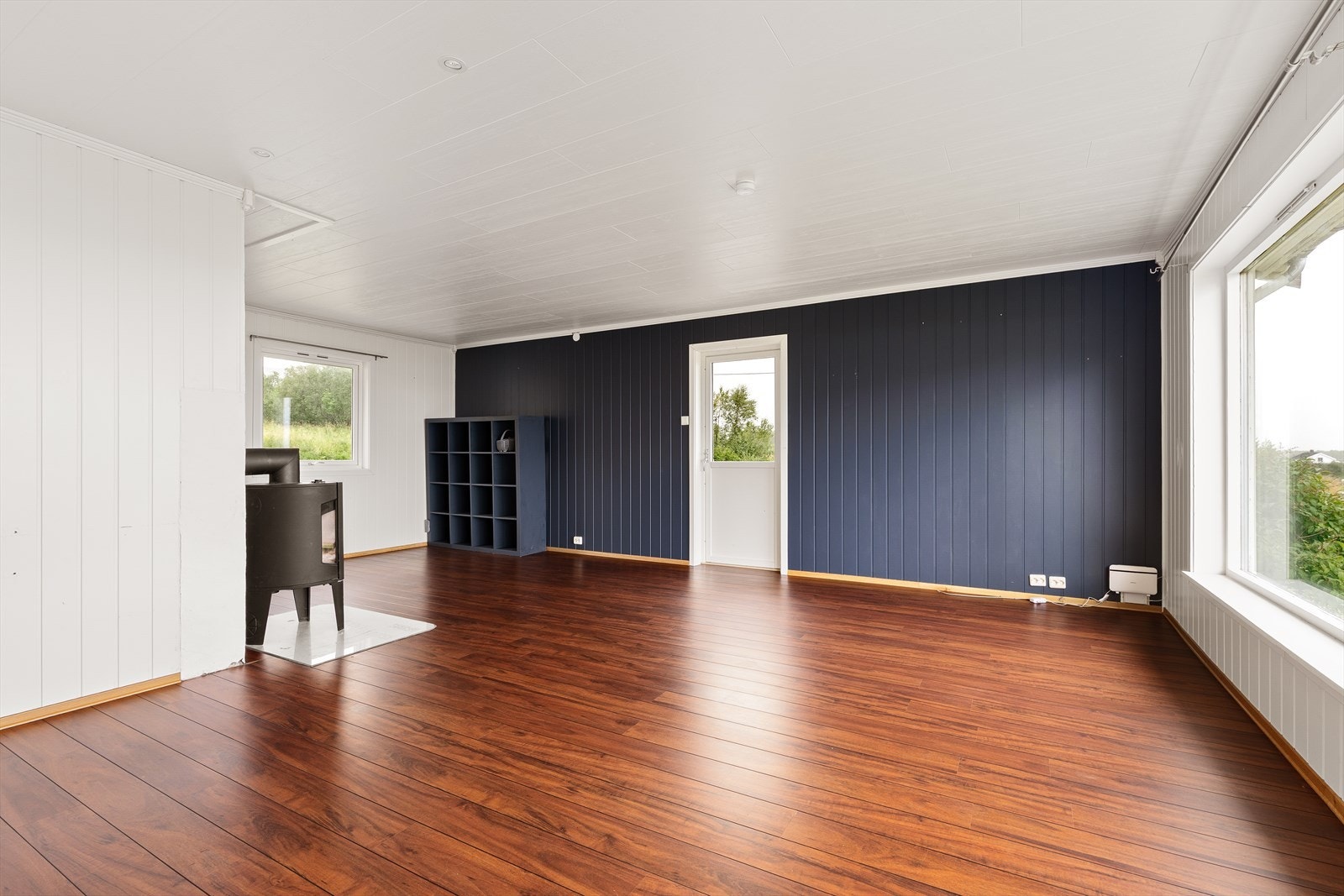 Stue med utgang til terrasse. Galleribilde