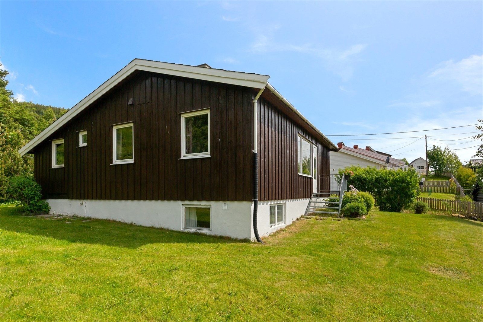 Med sin sentrale beliggenhet i et veletablert boligområde er dette et sted hvor både unge og eldre kan trives. Galleribilde