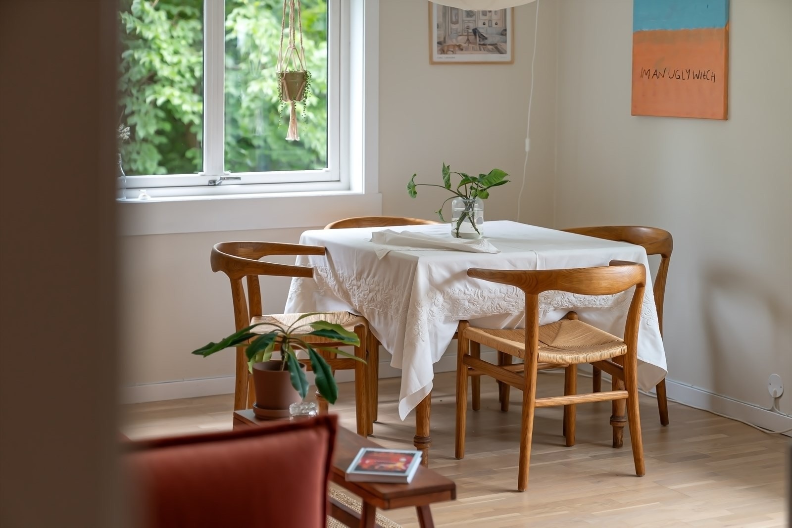 Usjenert med grønt utsyn. Galleribilde