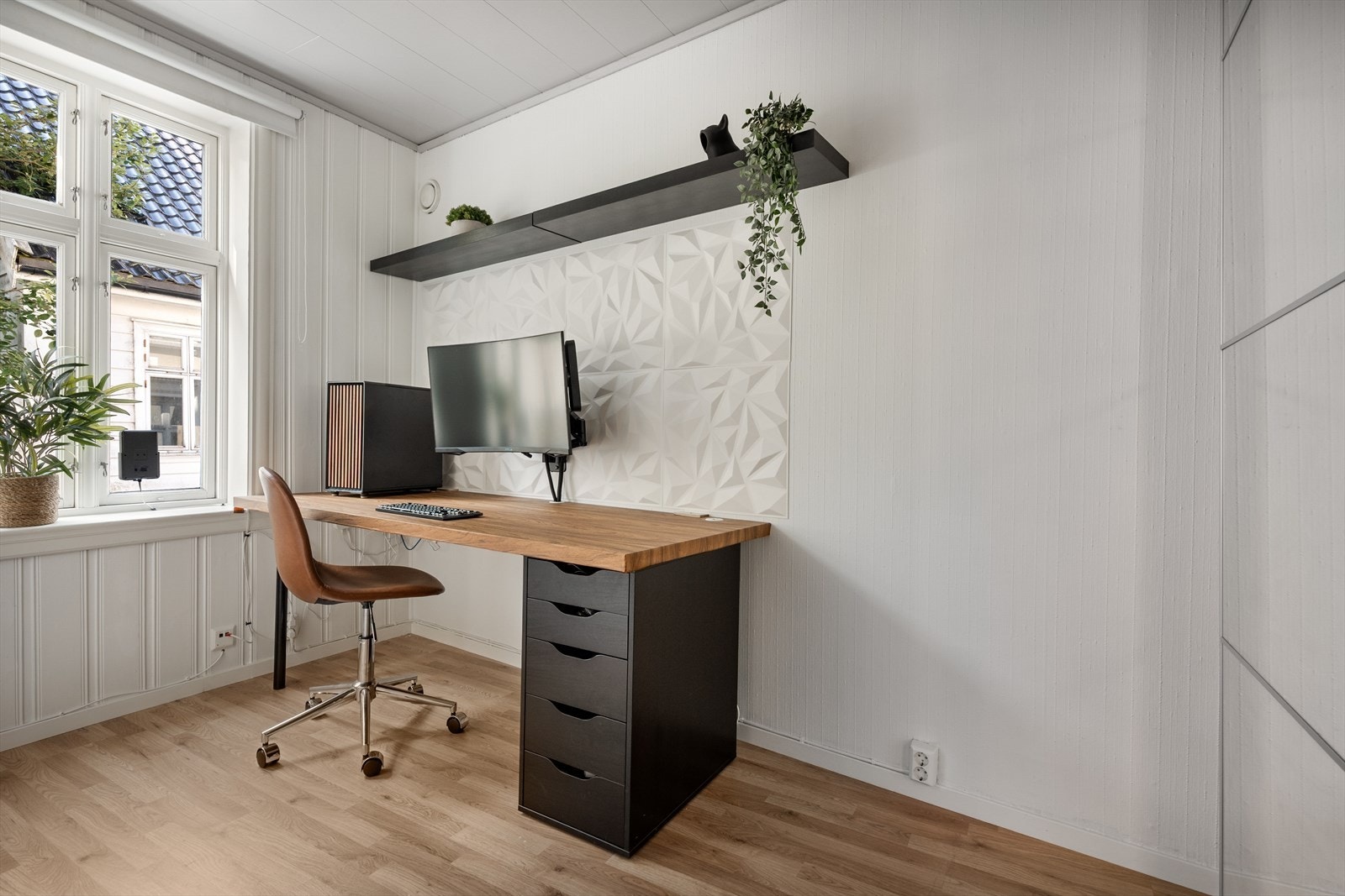 Soverom 2 måler 7,6 m² og har plass til dobbeltseng og garderobe. Galleribilde