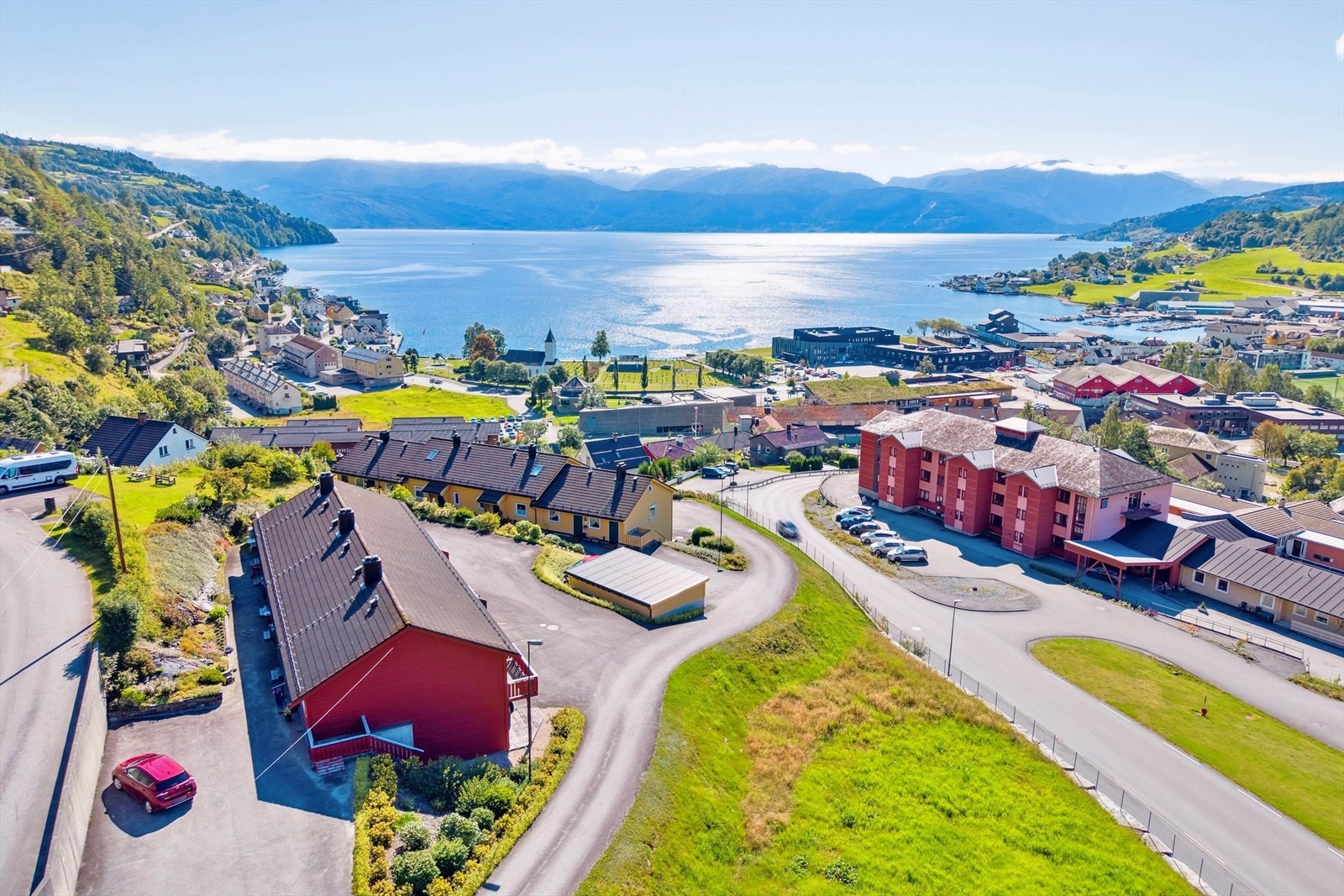 Endeleiligheten ligger i øverste etasje med trappefri tilkomst rett fra parkeringsplassen Galleribilde