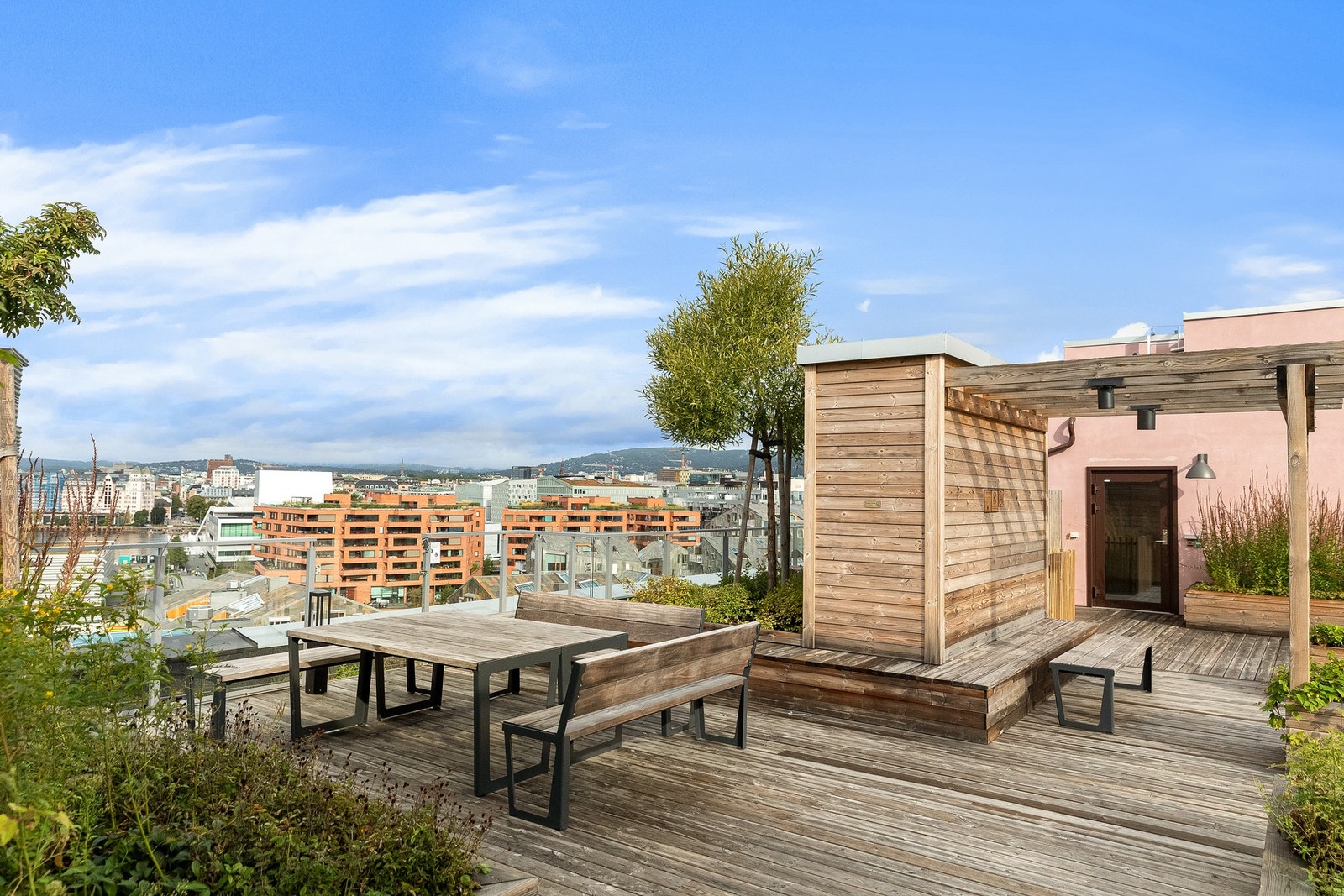 Til glede for beboerne har sameiet en felles takterrasse! Galleribilde