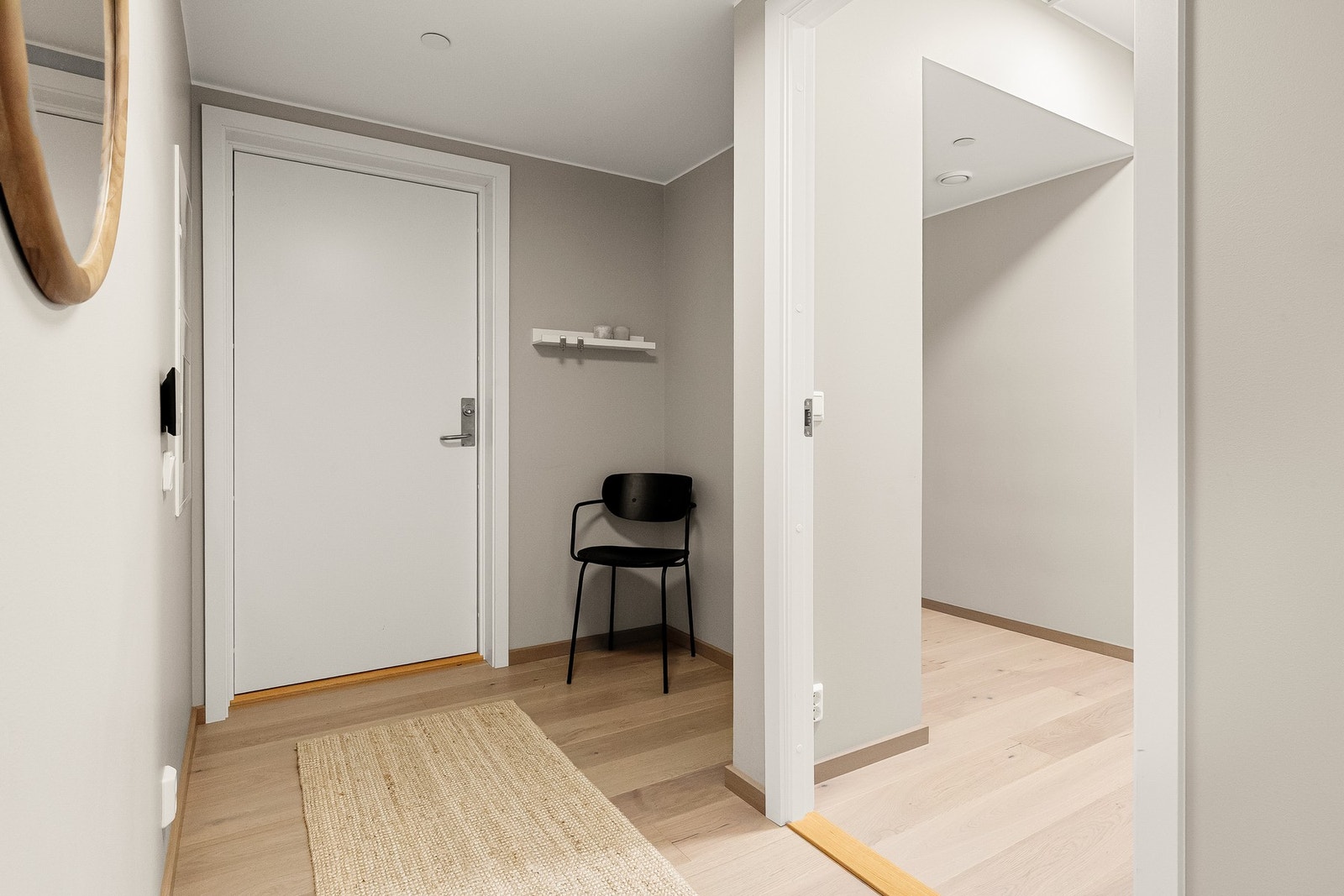 God plass til oppheng av yttertøy. Galleribilde