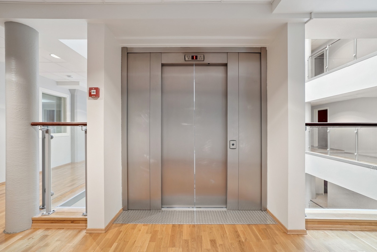 Det er heis i bygget. Galleribilde