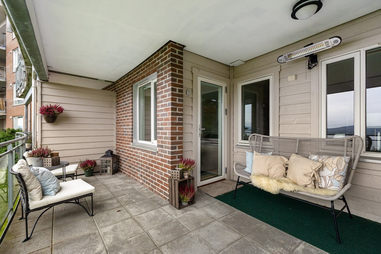 Stor uteplass gode solforhold Galleribilde