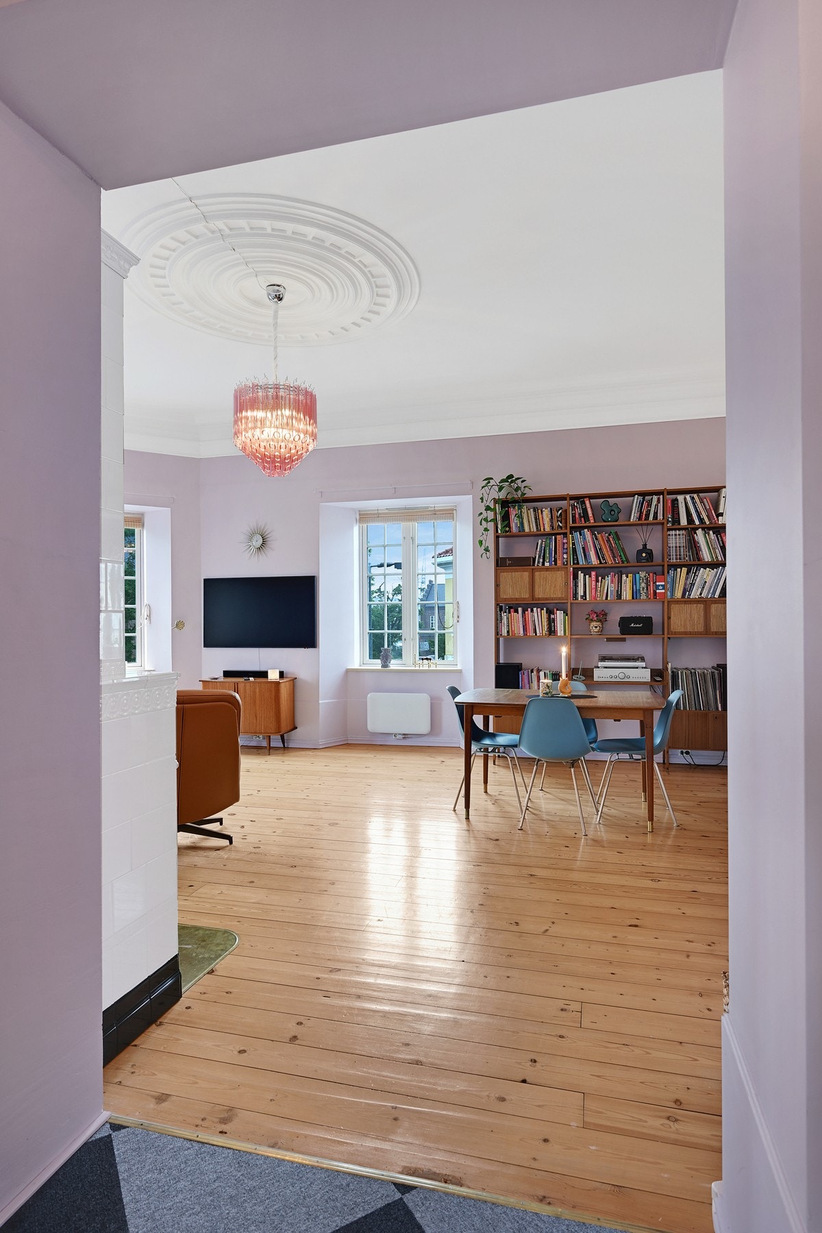 Herfra er det adkomst inn til stuen Galleribilde