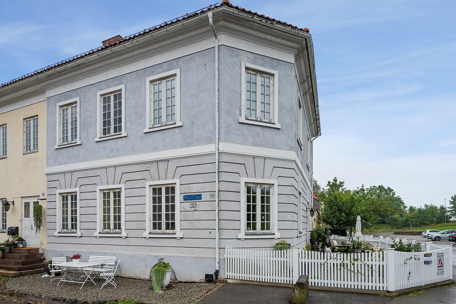 Fasaden er nylig pusset og malt i regi av sameiet Galleribilde