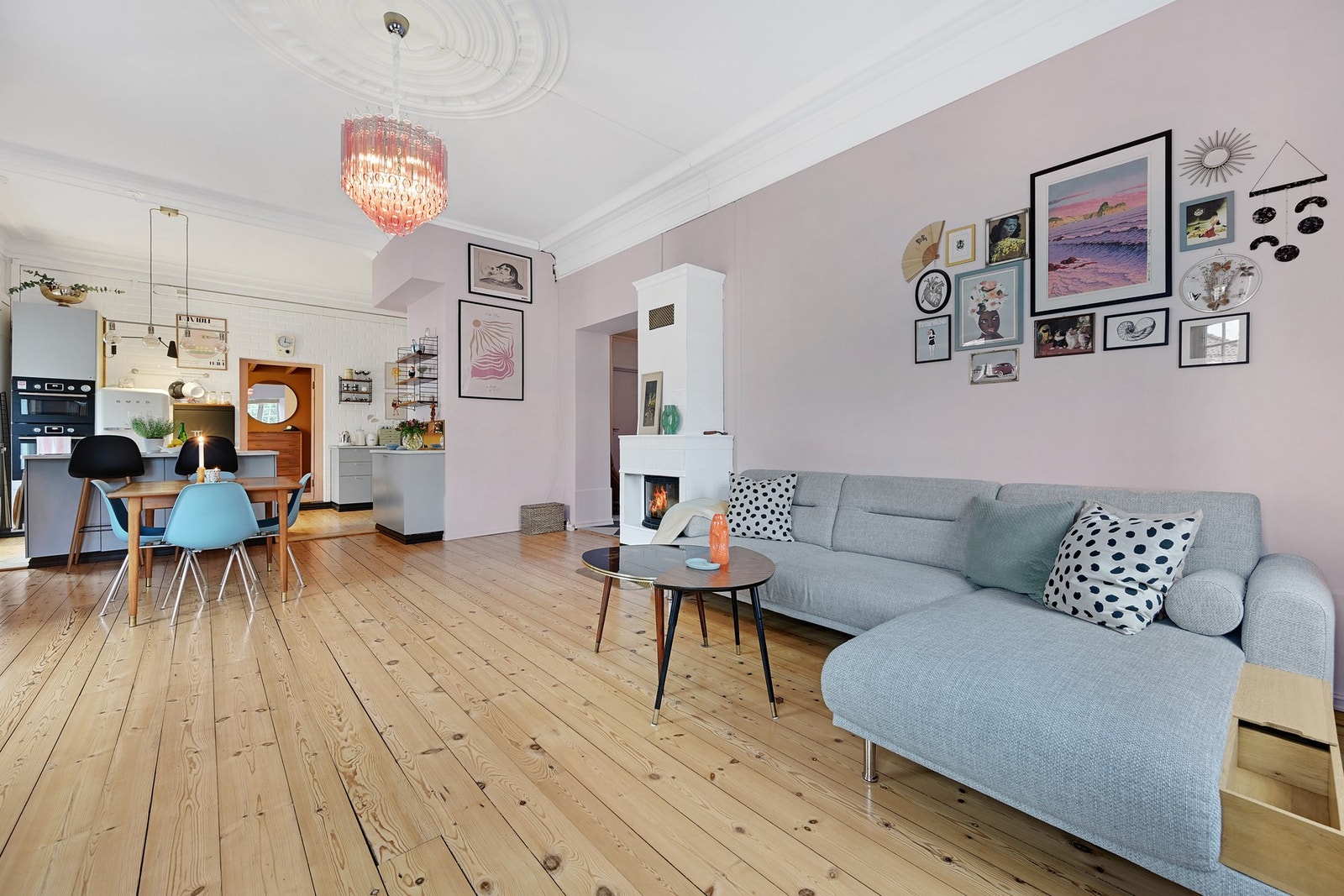 Lekkert tregulv som nylig er slipt opp av eier Galleribilde