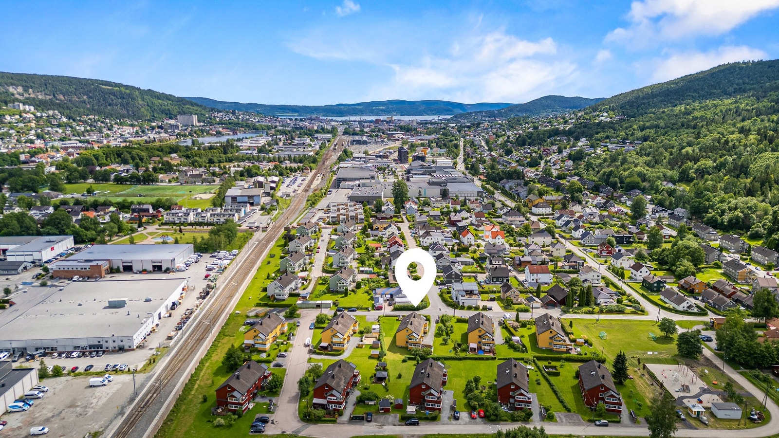 Meget god intern beliggenhet med gangavstand til togstasjon og Gulskogen senter Galleribilde