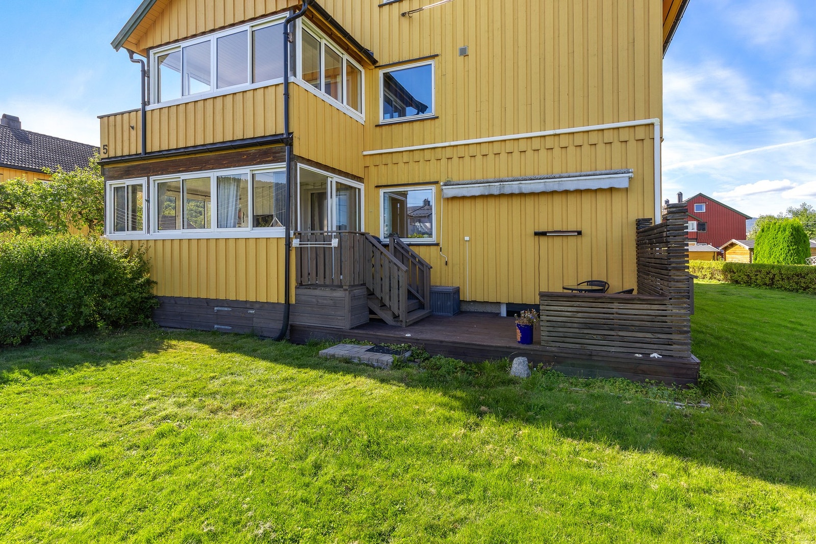 Det er montert markise og stikkontakt Galleribilde