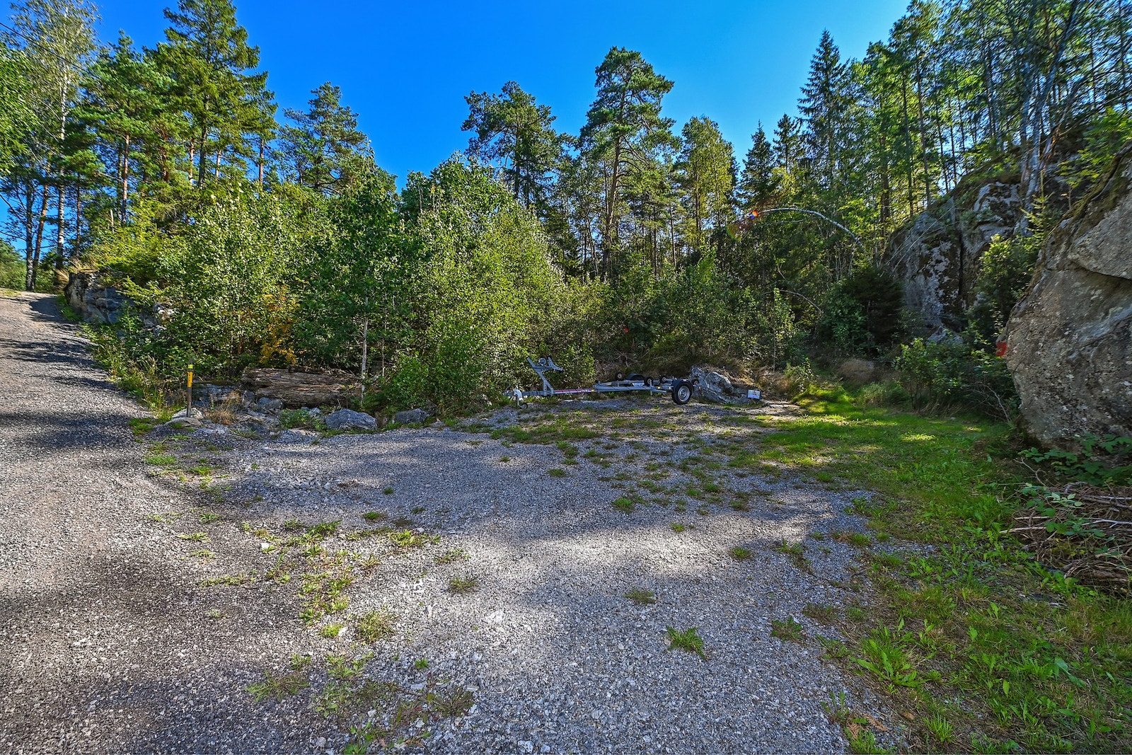 Biloppstillingsplasser ved båtplassen Galleribilde
