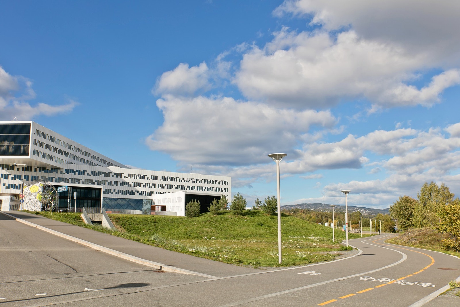 Nærområdet - Her får du tilgang til sju kilometer strandlinje, to naturreservater, kyststi og store grøntområder - midt i en moderne bydel med høy livskvalitet. Galleribilde