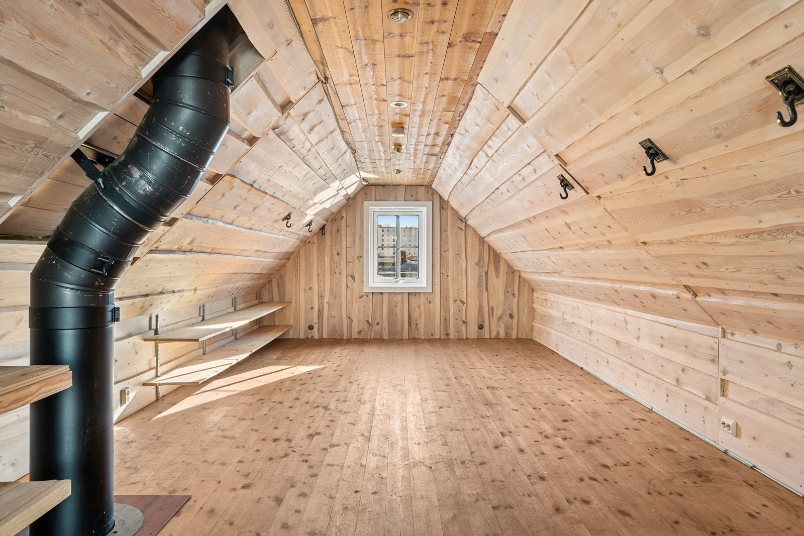 Loft 2. kommer du inn til utenfra. Galleribilde