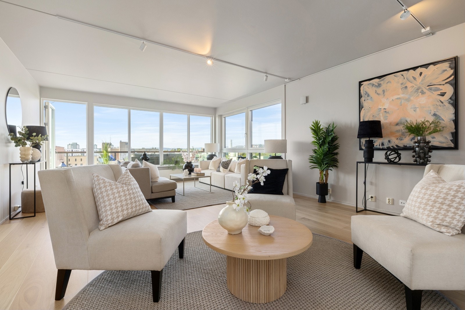 2,6 meters takhøyde og utgang til en deilig, vestvendt terrasse på 21kvm Galleribilde