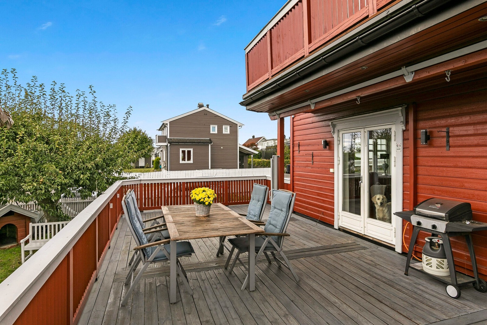 Terrassen har gode møbleringsmuligheter. Galleribilde