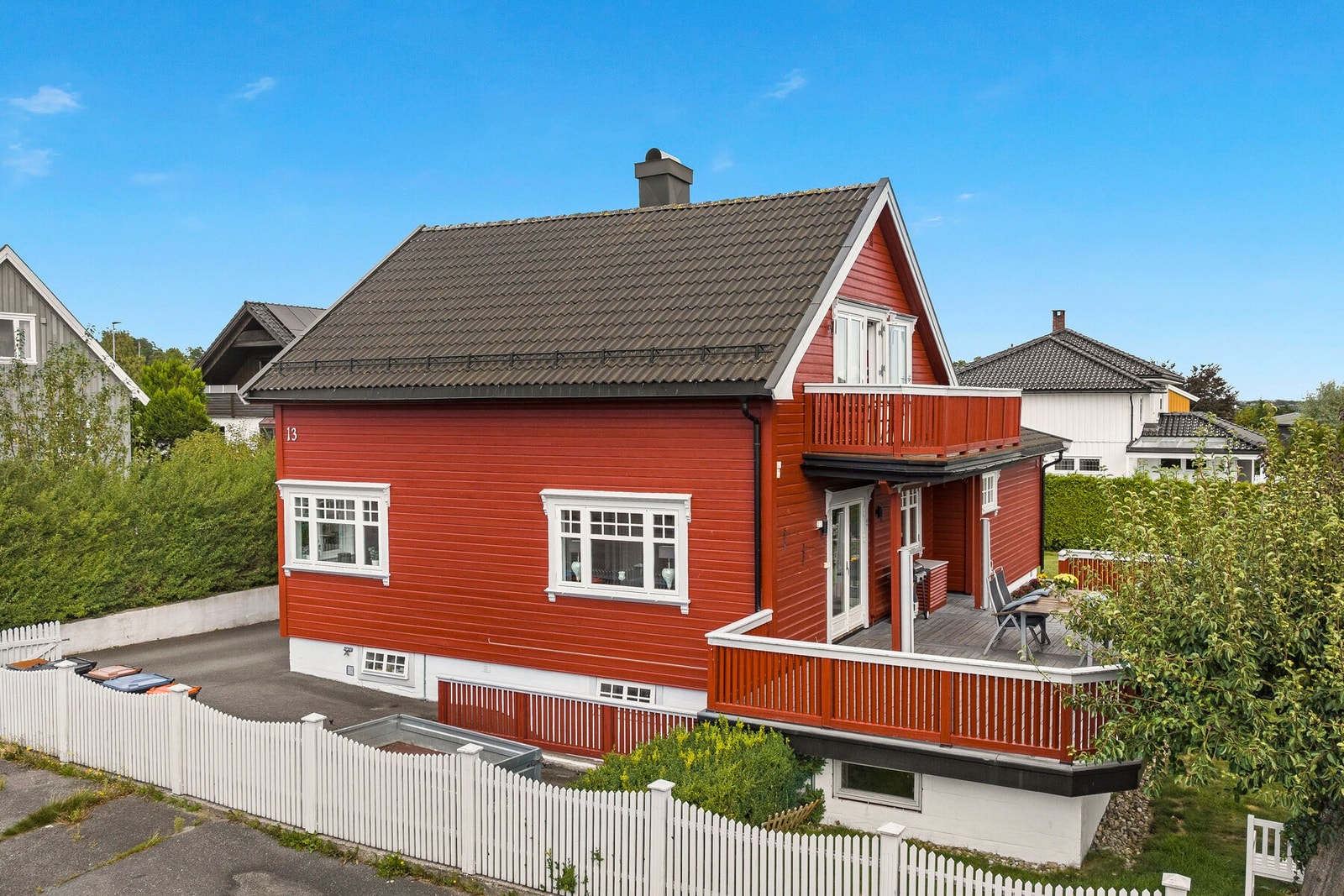 Kledningen og taktekke ble ifølge forrige annonse skiftet i 2004. Galleribilde