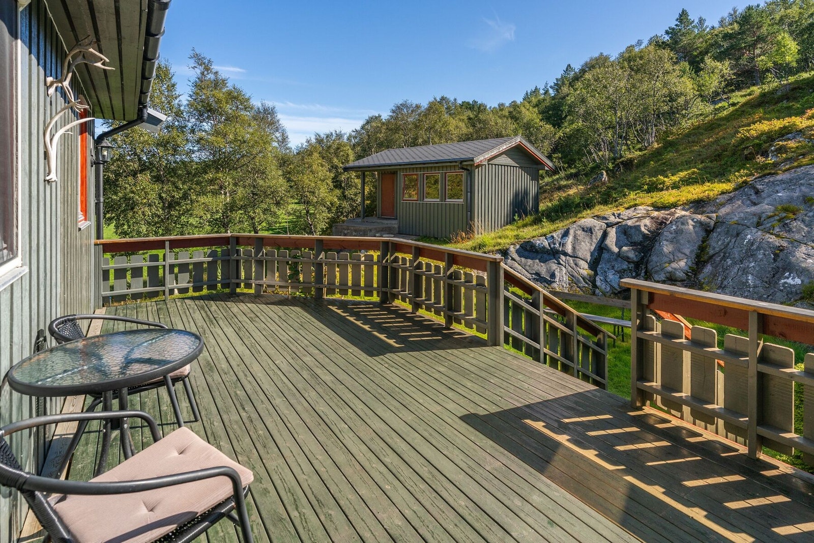 Terrasser rundt boligen er på til sammen 68 kvm. Her har man med andre god plass til utemøblement, grill m.m. Galleribilde