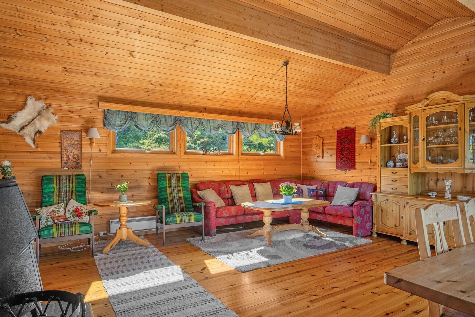 Koselig og romslig stue Galleribilde