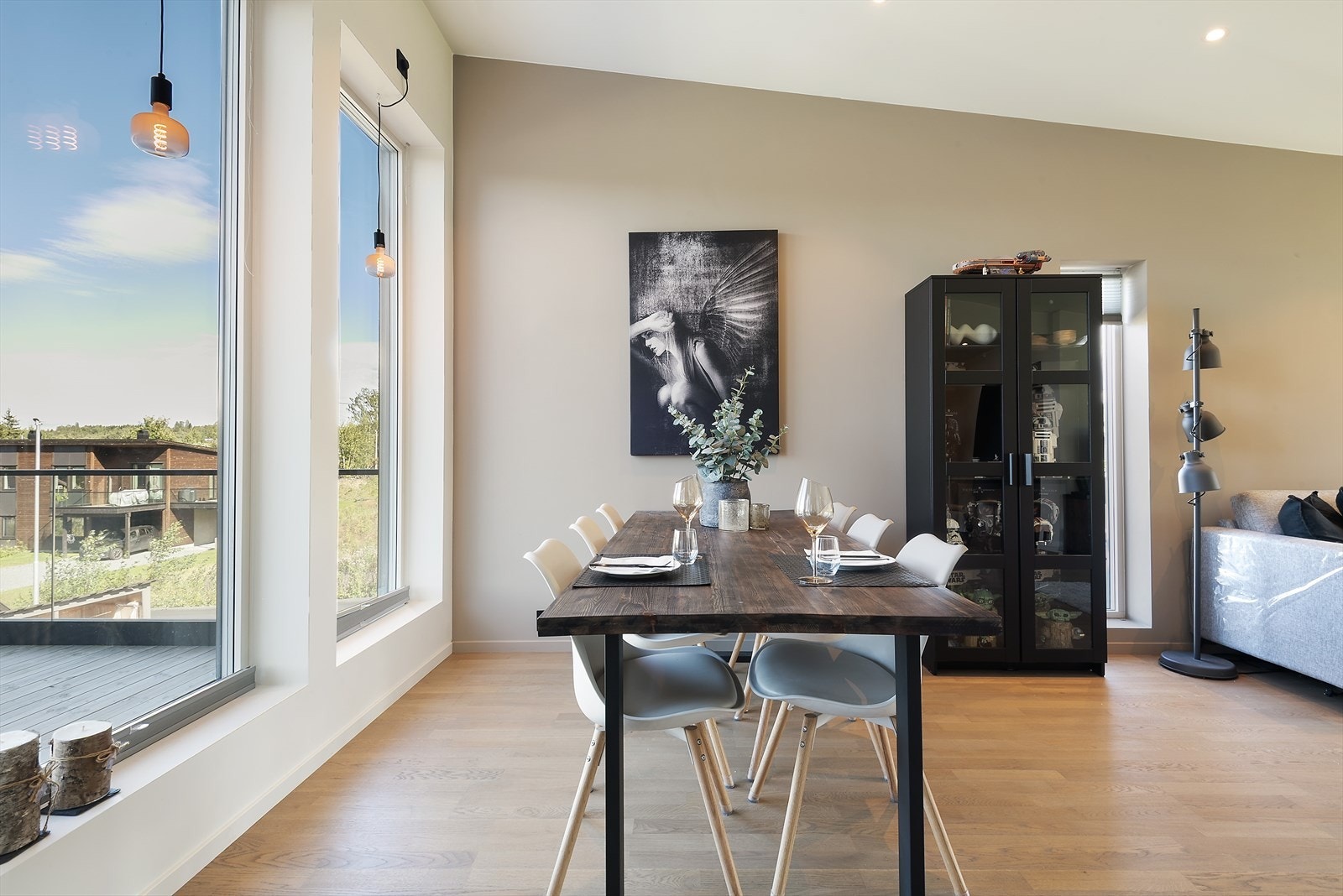 Et hyggelig sted å samle familien til dagens måltider. Galleribilde