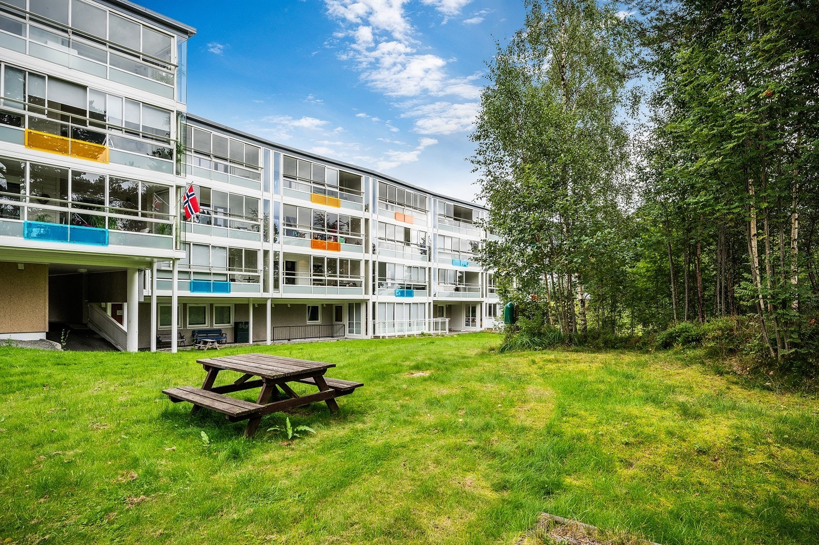 - Borettslaget byr på pent opparbeidet fellesarealer til glede for barna - Galleribilde