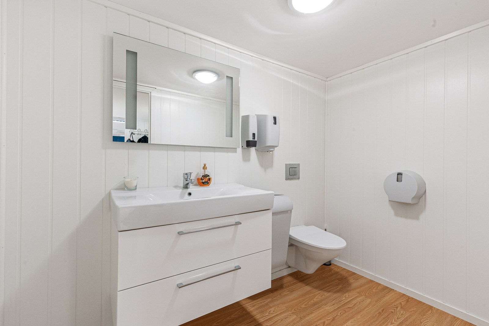 Toalettrommet i kjelleretasjen Galleribilde