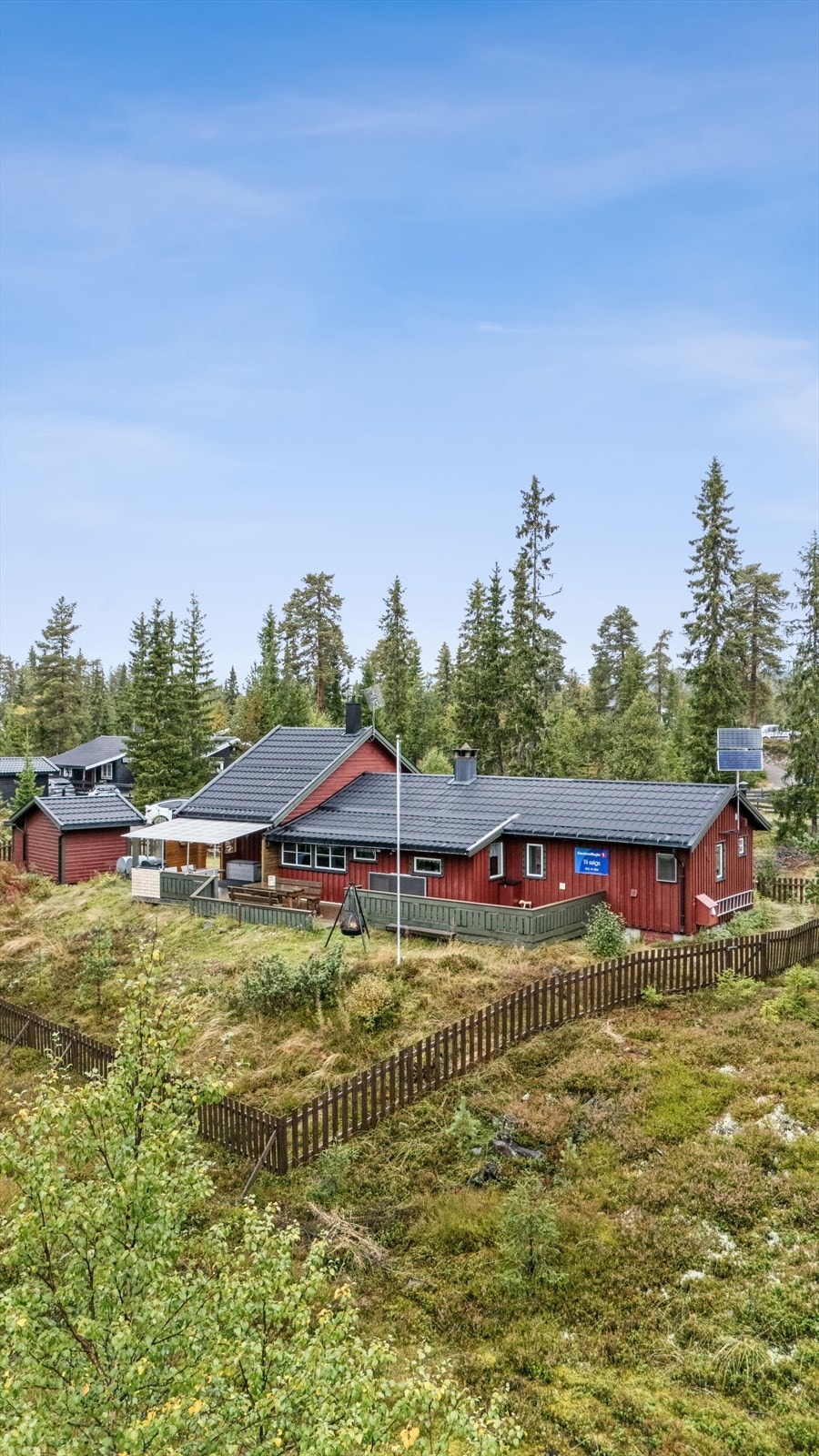 Vinterstid er skiløypene lett tilgjengelige, mens sommeren byr på fine turstier, fiske- og bademuligheter ved Bjønnåsbrua. Galleribilde